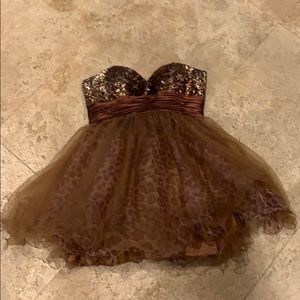 Beautiful party dress!